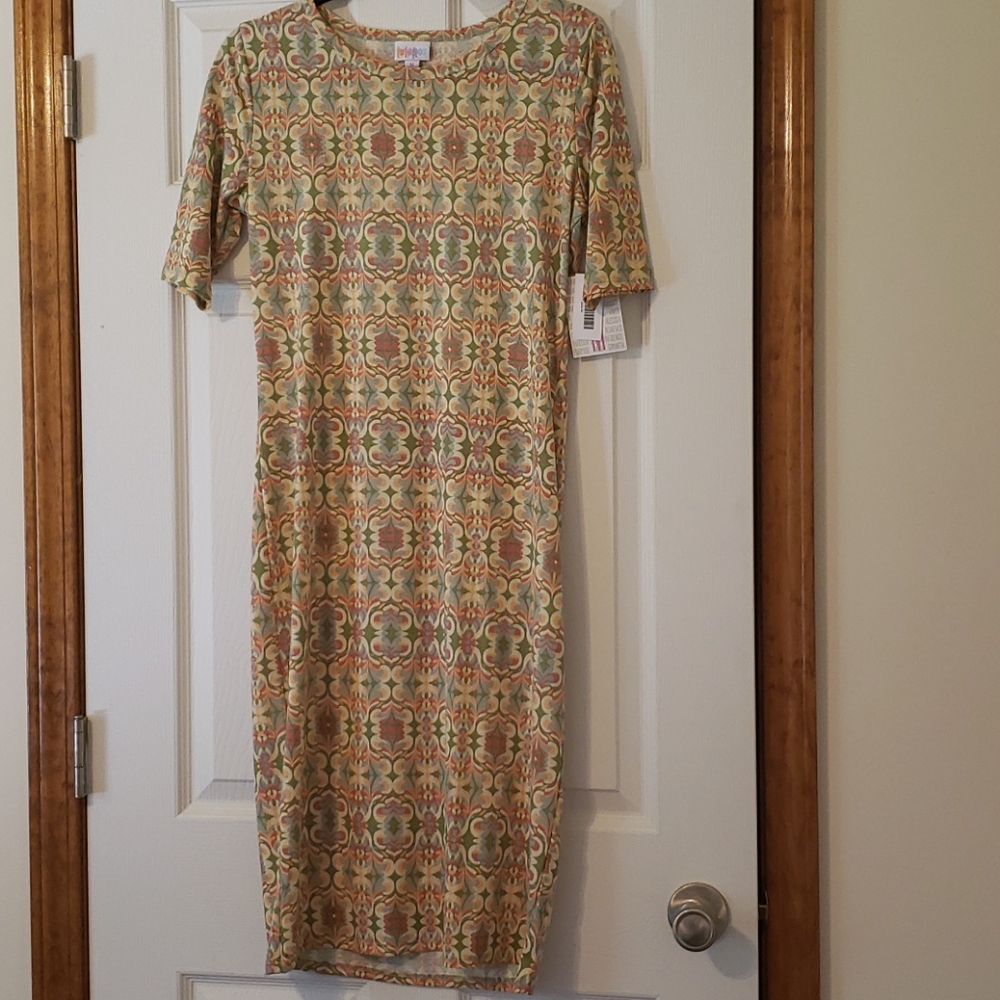 LulaRoe NWT Julia Dress Size Medium